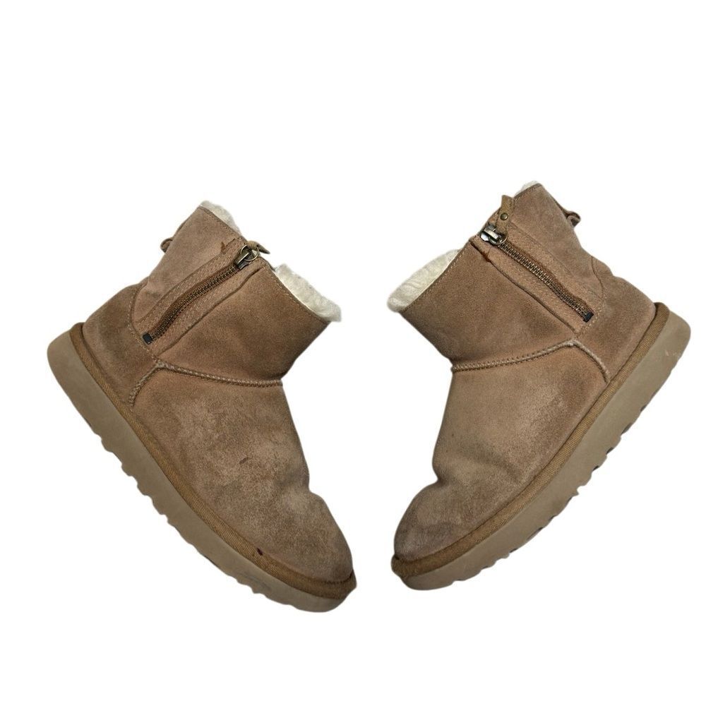 UGG Tan Suede Boots with Sherpa Lining Size 6